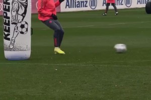 右路殺手！正在苦練右腳的奧利塞！