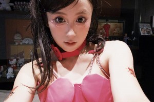 韋世豪老婆餃子這萬圣節(jié)裝扮真好看眼睛大大圓圓好漂亮