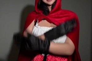 留胡子的吧友可以看看！張曼源絡(luò)腮胡老公：進(jìn)入秋冬到底胡子該怎么留？