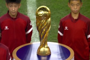 熠熠生輝！“蘇超”冠軍金杯率先亮相南京奧體迎接決戰(zhàn)時(shí)刻