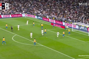 卡雷拉斯禁區(qū)造點，維尼修斯點球角度太正被撲