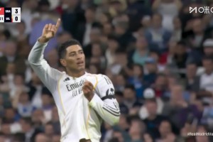 貝皇漸入佳境！巴爾韋德長傳，貝林厄姆內(nèi)切晃開防守遠(yuǎn)射破門！