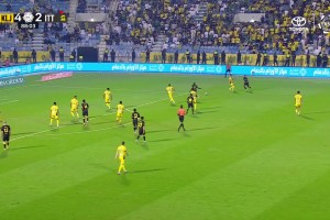 【集錦】沙特聯(lián)-法比尼奧染紅 十人吉達聯(lián)合4-4絕平賽哈特海灣