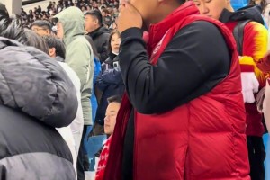 真的要告別中超了！實拍：國安“送別”亞泰時，亞泰球迷眾生相