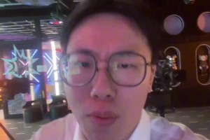 庫里將做客詹姆斯與納什主持的《球場大腦》新一期節(jié)目...