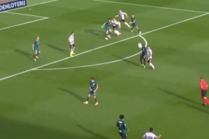 憋壞了？荷甲墊底隊(duì)8-2狂勝對手，此前10輪共進(jìn)7球！