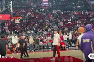 這也差太多了吧？網(wǎng)友對比楊瀚森和姚明訓練中的動作速率