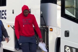 怎么又受傷了？錫安減重后這身體還是有點(diǎn)脆??！