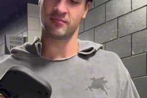 懂球小姐姐點(diǎn)評(píng)：克林根上場(chǎng)都少更別說小楊 威少表現(xiàn)值千萬