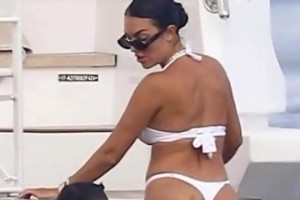 紅牌罰下！大庭廣眾之下C羅對喬治娜上演手球