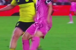 無情戲耍！梅西：剛才是你說話很大聲啊