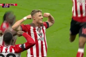 8場連續(xù)零封金身告破！巴拉德亂戰(zhàn)前插破門，阿森納0-1落后桑德蘭