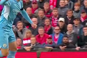 B席曾連續(xù)上演“圓規(guī)秀”令紅軍眾將無(wú)從招架