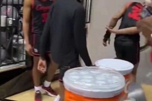 小男孩惡搞模仿哈登，這走步都走到姥姥家去了