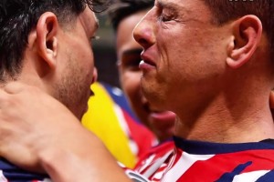 痛哭落淚！小豌豆打破9個月進球荒，拉莫斯擁抱安慰