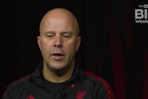 斯洛特在采訪時(shí)表示：觀看瓜迪奧拉的球隊(duì)比賽是一種“享受”