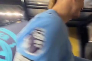 勢頭正盛！賽后直拍：曼城球員笑嘻嘻一起回更衣室！