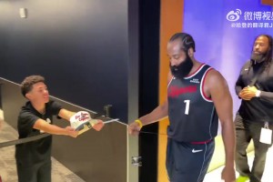 登哥累了！砍下35+大三雙依然輸球，賽后一臉疲憊走入球員通道