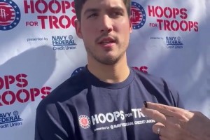 杜蘭特上場賽后摟抱謝潑德！小謝回應(yīng)：我們對彼此越發(fā)適應(yīng)了！