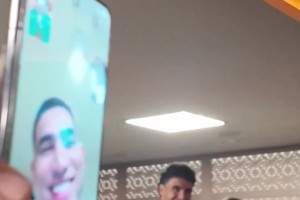 因傷缺陣的阿什拉夫，與摩洛哥隊(duì)友們進(jìn)行了視頻通話
