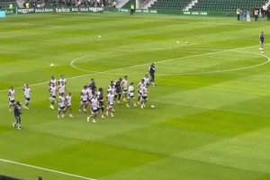 在哪里都是主場(chǎng)！埃爾切球迷高喊梅西的名字