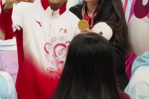 身高175！徐杰正牌女友社媒高調(diào)撒狗糧，徐杰現(xiàn)身評論區(qū)秀恩愛