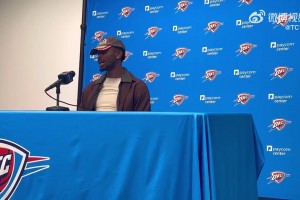 KD上女主播節(jié)目：我是個(gè)好叔叔，但是我侄子最?lèi)?ài)的球員是布克