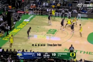 林葳持球突破對(duì)手上籃命中，打進(jìn)NCAA生涯首記運(yùn)動(dòng)戰(zhàn)進(jìn)球！