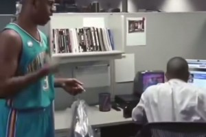 罕見視頻！新秀時期的保羅，拍廣告也這么可愛啊