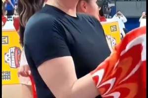 182cm76kg的女籃李夢(mèng)顏值跟身材在運(yùn)動(dòng)員里絕對(duì)是大美女