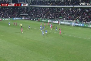 意大利圍攻第88分鐘打破僵局！迪馬爾科助攻曼奇尼俯沖頭球破門！