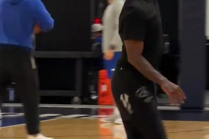 愛爾蘭酒吧內(nèi)球迷對(duì)C羅紅牌的反應(yīng)