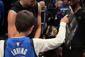 雖然這賽季狀態(tài)不好，但克萊在獨行俠主場人氣還是可以的