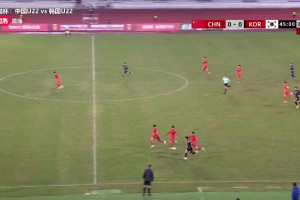 險(xiǎn)些成為名場面！徐彬回傳失誤送對手單刀