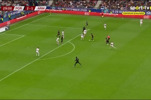 超級(jí)巨大失誤！亞美尼亞后場(chǎng)回傳失誤，貢薩洛·拉莫斯笑納大禮