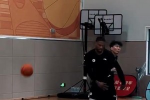 徐靜雨：東契奇41分力壓字母哥，走上罰球線成本遠低于字母哥！