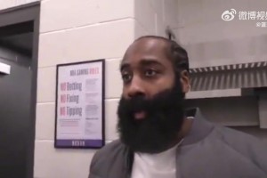 學(xué)長(zhǎng)狄龍現(xiàn)場(chǎng)觀戰(zhàn)！林葳今日8分鐘1投0中得2分2板2助集錦~