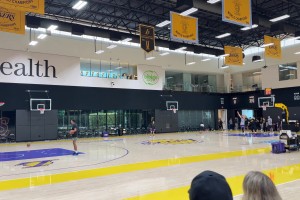 怎么內(nèi)馬爾的彩虹過人跟我一樣，看到他第二下都沒做出來有點難受