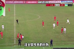 博主：我非?？春猛羰繗J，他有能力成為中國前三左后衛(wèi)的！