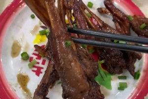 下班后的快樂變成上班了？朱芳雨夜宵局請來了李春江指導(dǎo)?。? >
                                        </div>
                                    </div>
                                                                        <div   id=