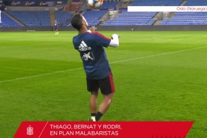 可惜了?。∶麍雒妫好肺饕荒_精準(zhǔn)手術(shù)刀直塞，可惜哈維沒能打進(jìn)！