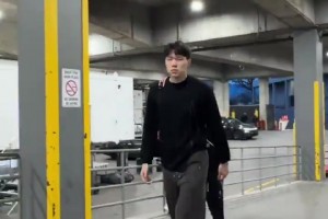 進場依舊單肩小書包楊瀚森剪了新發(fā)型，看起來精神多了?。? >
                                        </div>
                                    </div>
                                                                        <div   id=