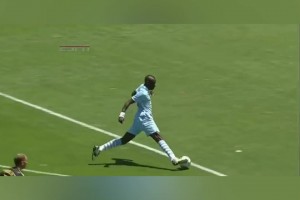 巴洛特利單刀球雜耍馬賽回旋玩砸！曼奇尼氣瘋直接把他換下！