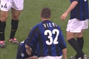 完美中鋒維埃里！有身體有技術(shù)進(jìn)球美如畫！