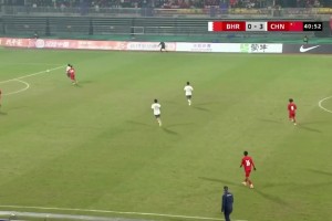 鄺兆鐳搶斷后被放倒造對手紅牌