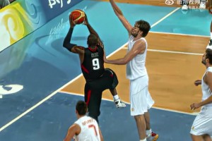 光頭限定版！閃電俠韋德08年奧運(yùn)會(huì)的名場(chǎng)面看一次爽一次