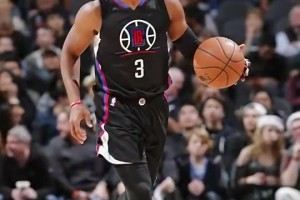 楊毅曾言：在我心目當中，保羅能排進NBA控衛(wèi)歷史前十！