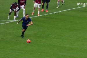 門神！帕夫禁區(qū)踩圖拉姆送點(diǎn)！恰爾汗奧盧主罰被邁尼昂神勇?lián)涑觯? >
                                        </div>
                                    </div>
                                                                        <div   id=