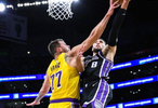 半場湖人61-58領(lǐng)先國王，東契奇16分7助攻