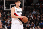 媒體人：相信小楊已有體會在NBA要先下手為強別客氣自信多用腦